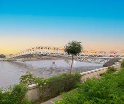 上海-艾哈迈达巴德 - 卡塔尔航空公